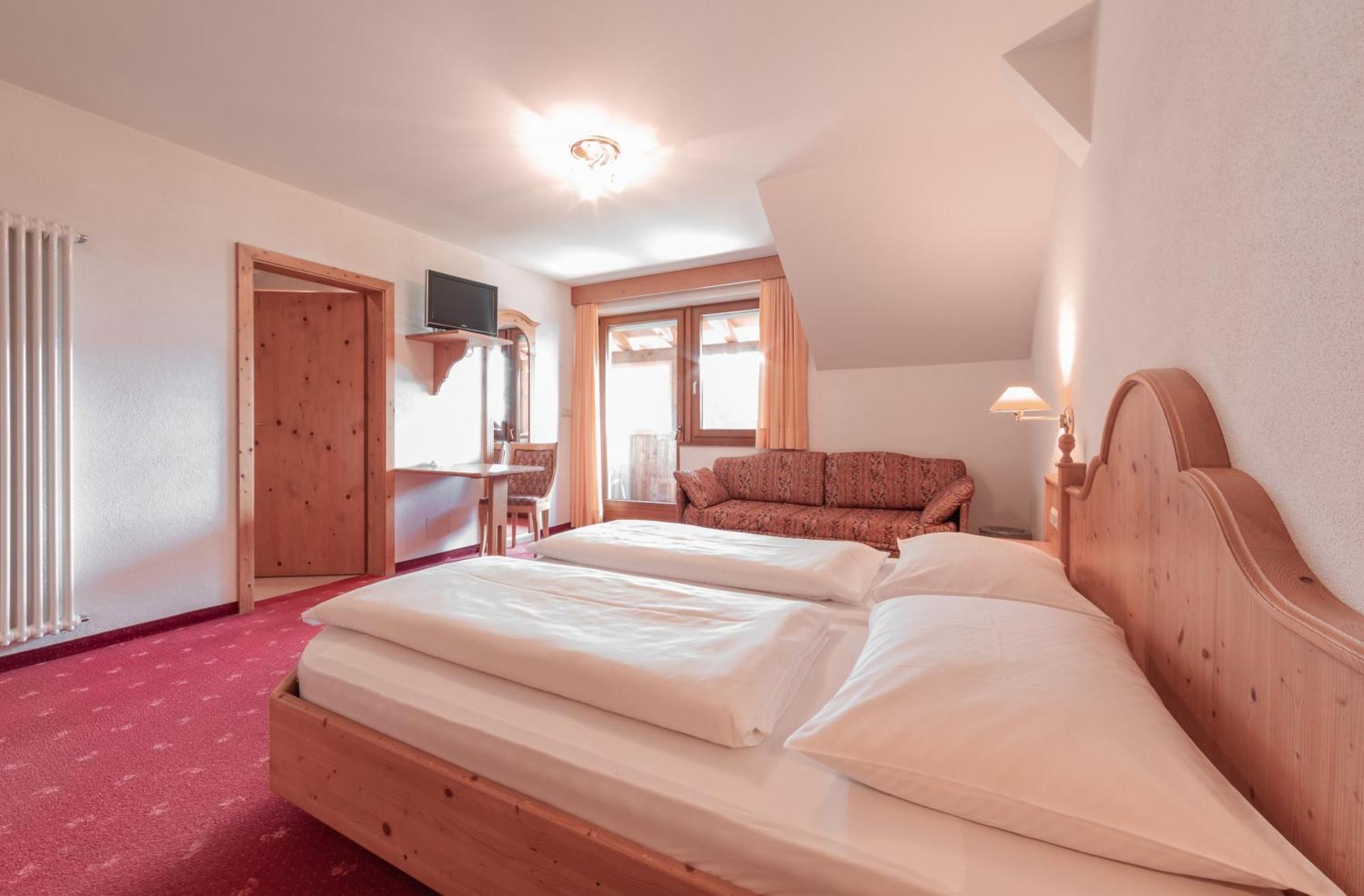Berghotel Zum Zirm Collalbo Exteriér fotografie