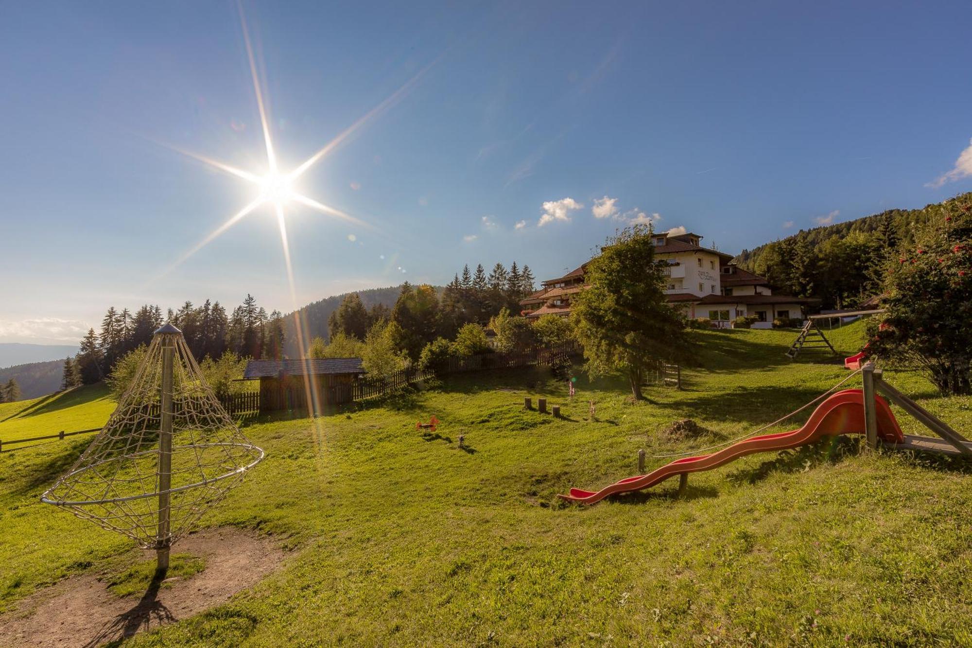 Berghotel Zum Zirm Collalbo Exteriér fotografie